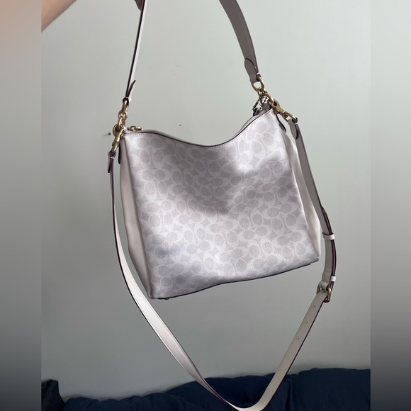 Coach - Picture 4 of 9